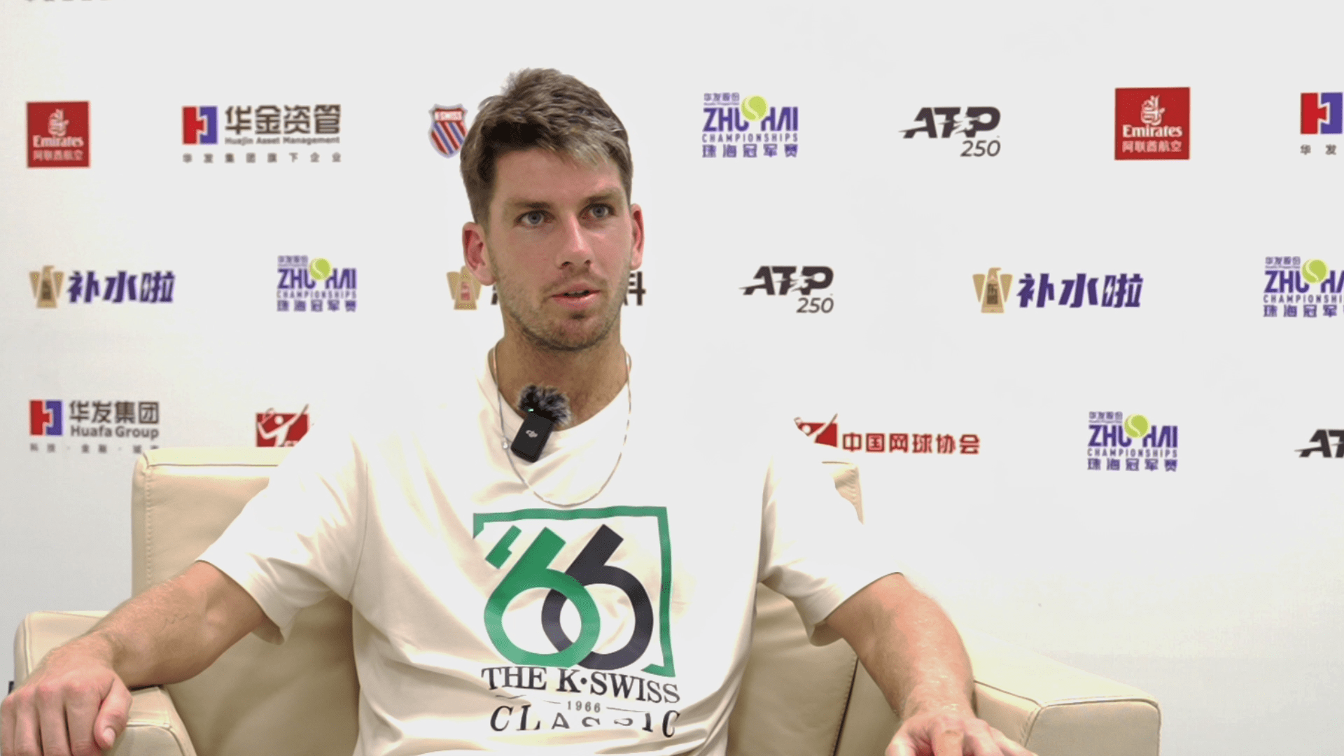 一个鲜明的 一个鲜明的